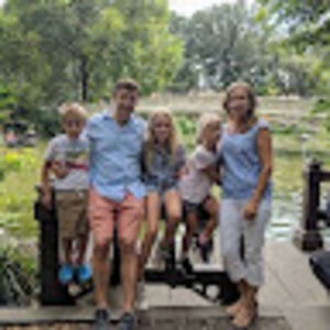 Meet your Posher, Dolores